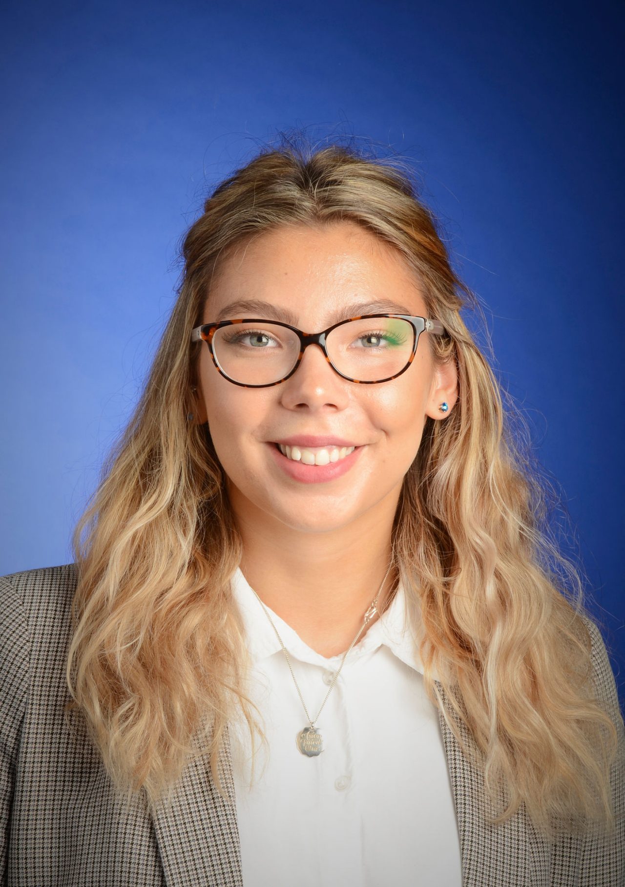 Hollie MacPhail Headshot